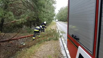 Wichura nad powiatem. Interweniowali strażacy (zdjęcia)