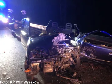 Wypadek na "ósemce". Akcja ratunkowa trwała ponad pięć godzin (zdjęcia)