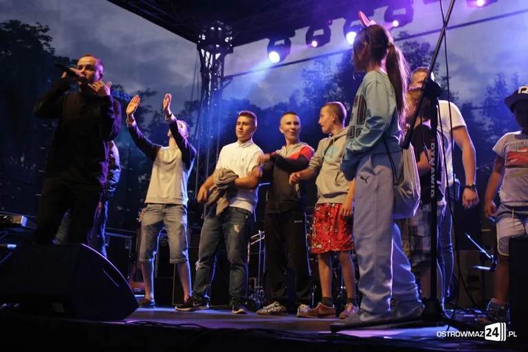 "Pożegnanie lata" z rapem przy stawie miejskim (zdjęcia)