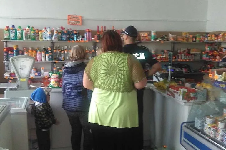 Sprzedaż alkoholu nieletnim. Działania ostrowskiej policji (zdjęcia)