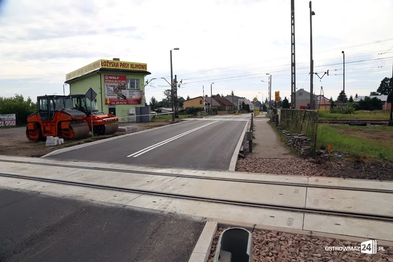 Remont przejazdu kolejowego na drodze wojewódzkiej nr 627 zakończony (zdjęcia)