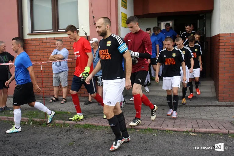 Ostrovia bez szans w starciu z KS CK Troszyn (zdjęcia)