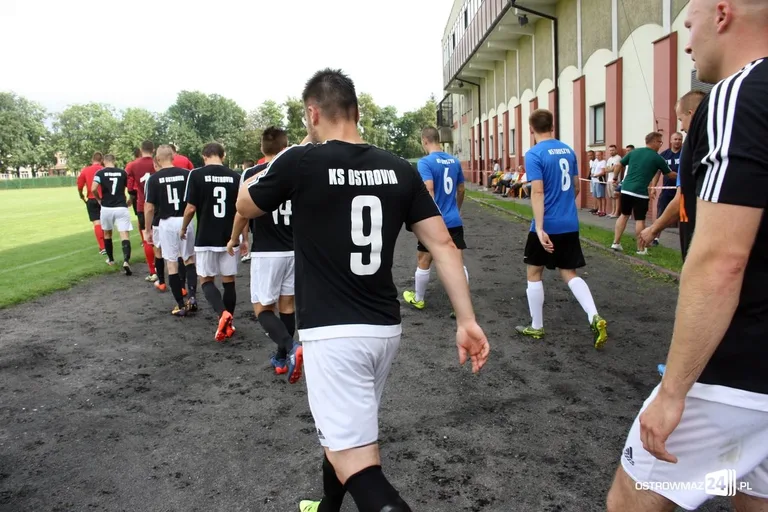 Ostrovia bez szans w starciu z KS CK Troszyn (zdjęcia)