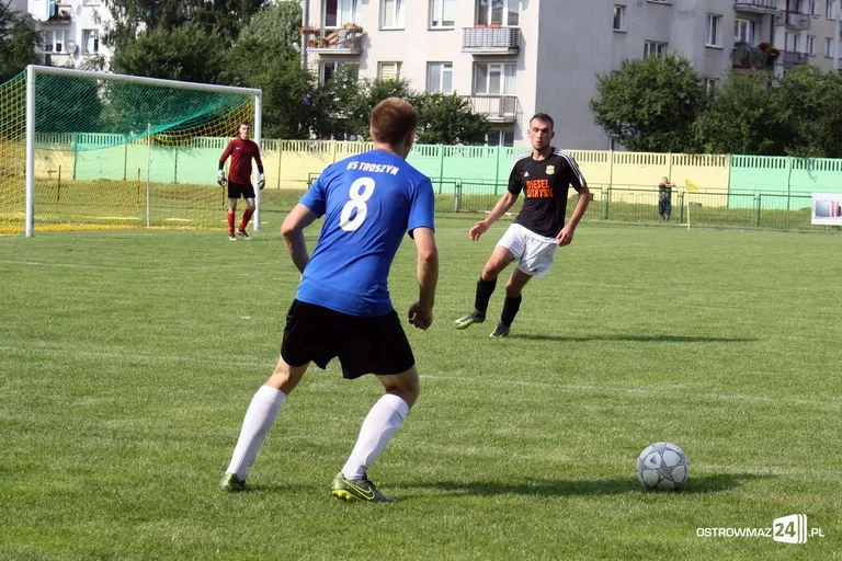 Ostrovia bez szans w starciu z KS CK Troszyn (zdjęcia)