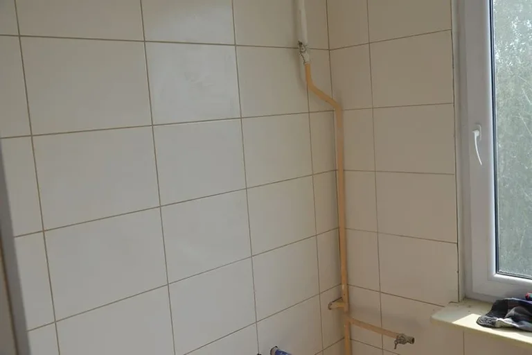 Trwa remont ostrowskiej bursy szkolnej (zdjęcia)