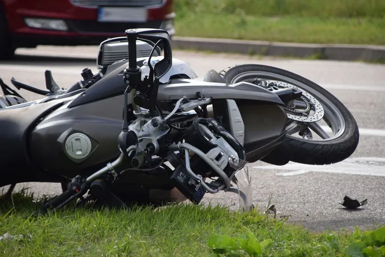 Wypadek na trasie Ostrów Mazowiecka - Łomża. Kilkukilometrowy korek (zdjęcia)