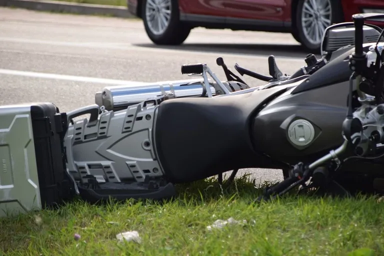 Wypadek na trasie Ostrów Mazowiecka - Łomża. Kilkukilometrowy korek (zdjęcia)