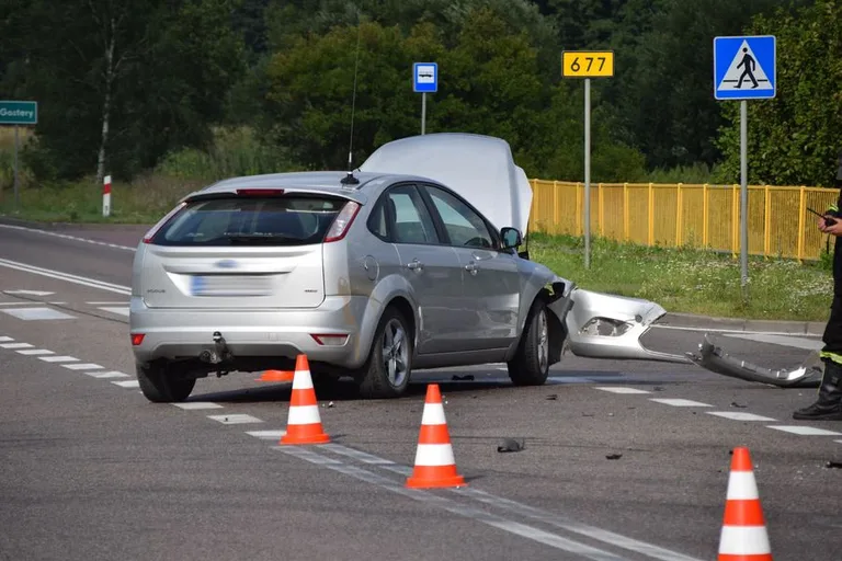 Wypadek na trasie Ostrów Mazowiecka - Łomża. Kilkukilometrowy korek (zdjęcia)