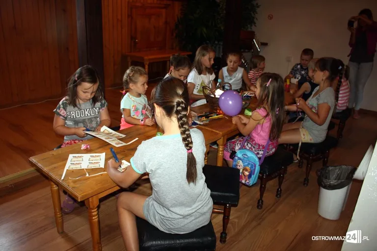 Wakacyjna przygoda z książką w ostrowskiej bibliotece (zdjęcia)