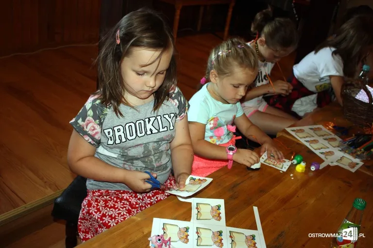 Wakacyjna przygoda z książką w ostrowskiej bibliotece (zdjęcia)