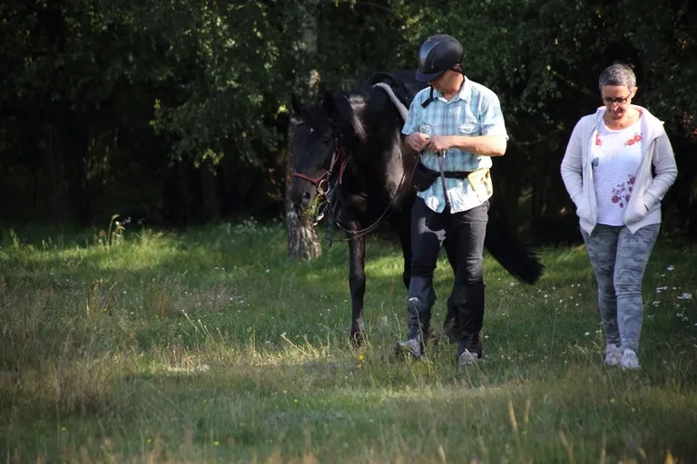 Sportowe Rajdy Konne w Szarłacie (zdjęcia, wideo)