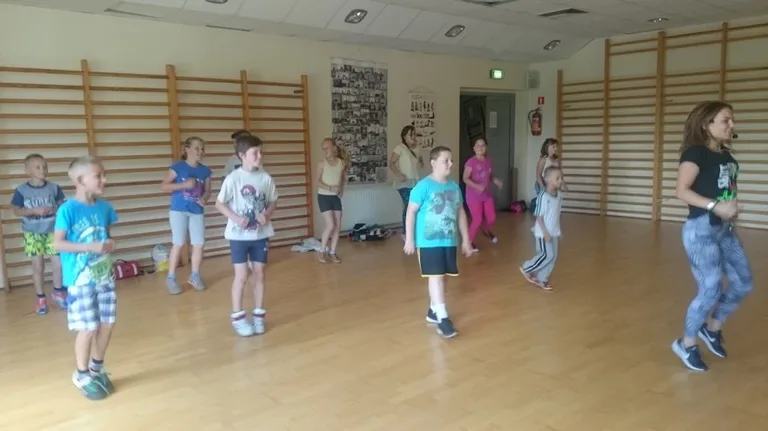 Aktywne wakacje wychowanków miejskiej świetlicy (zdjęcia)