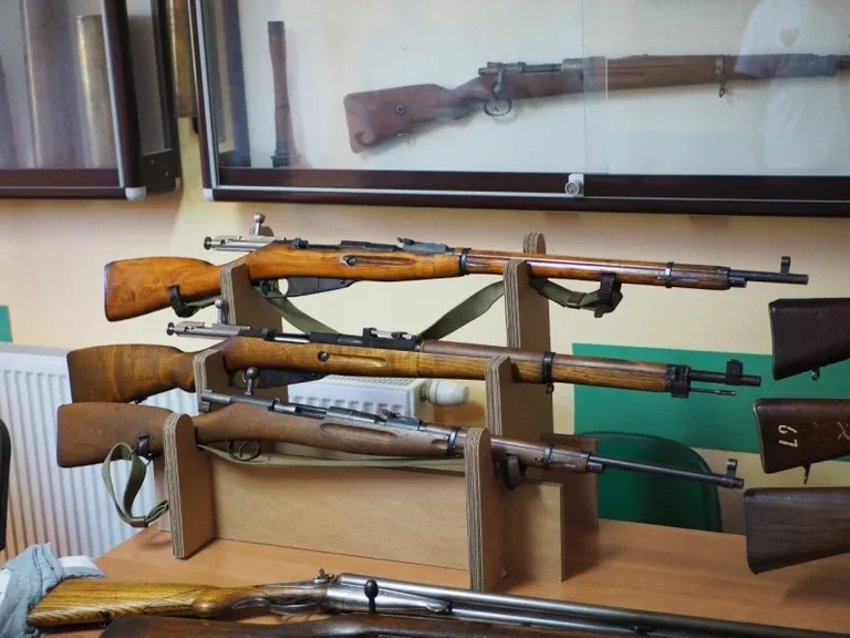Strzelali z broni historycznej (zdjęcia)