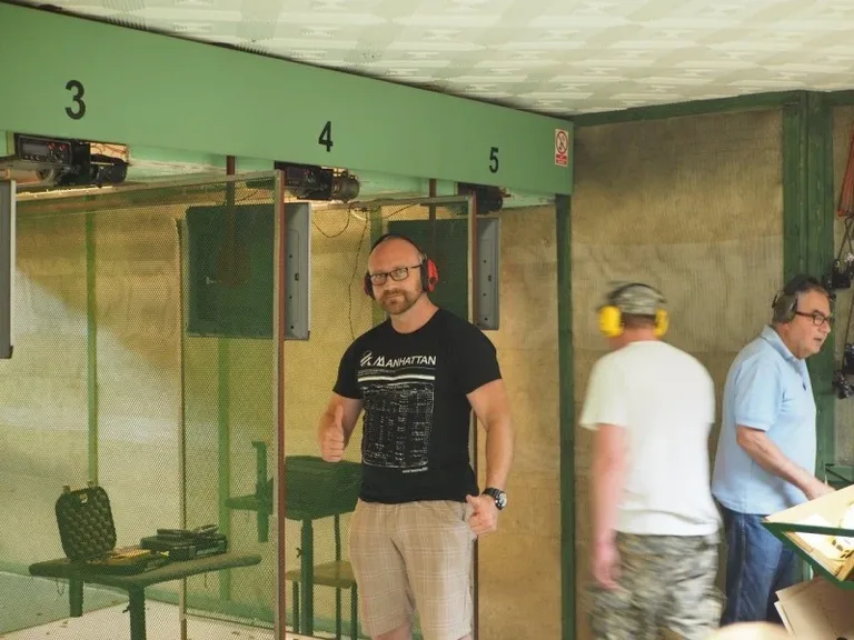 Strzelali z broni historycznej (zdjęcia)