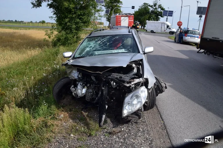 Kolejne wymuszenie pierwszeństwa na trasie Ostrów Mazowiecka - Różan (zdjęcia)