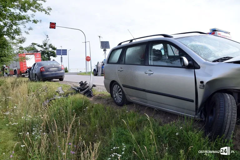 Kolejne wymuszenie pierwszeństwa na trasie Ostrów Mazowiecka - Różan (zdjęcia)