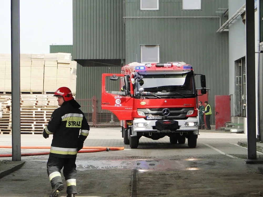 Pożar w małkińskim zakładzie Rockwool (zdjęcia)