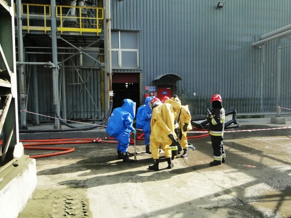Pożar w małkińskim zakładzie Rockwool (zdjęcia)
