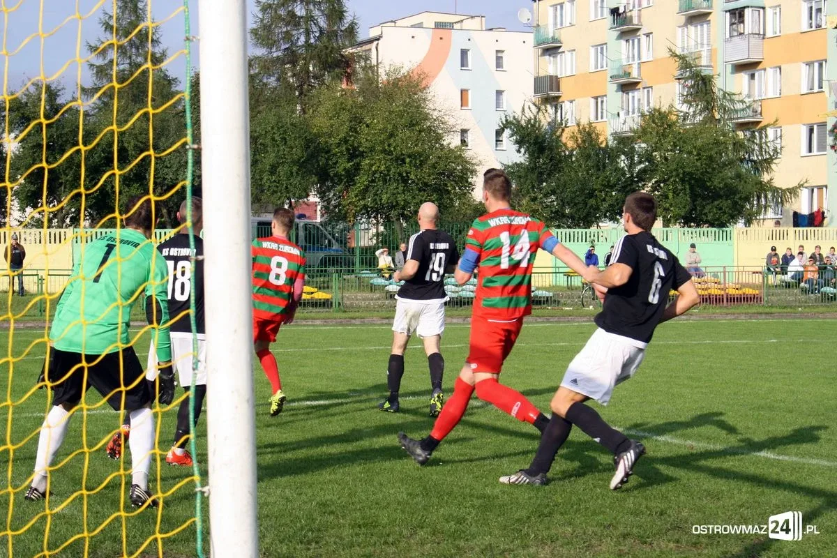 Ostrovia uległa wiceliderowi z Żuromina (zdjęcia)