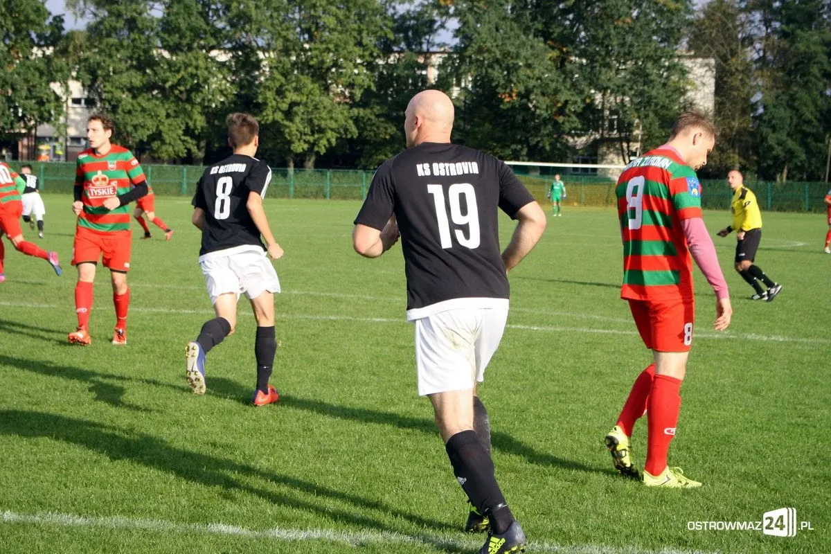 Ostrovia uległa wiceliderowi z Żuromina (zdjęcia)