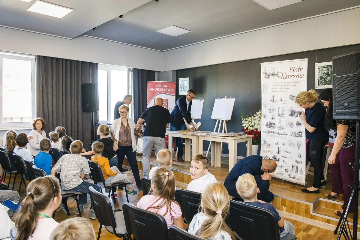 Warsztaty plastyczno-historyczne w Andrzejewie (zdjęcia)