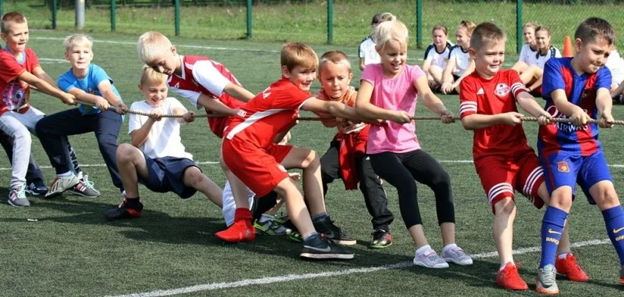 Dzień Sportu na ostrowskim orliku (zdjęcia)