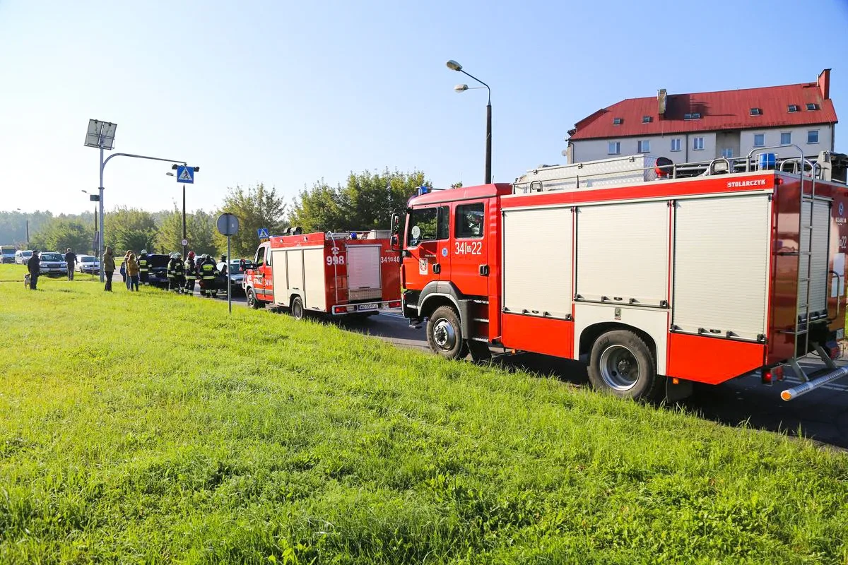 Zderzenie osobówek. Winna kobieta z powiatu ostrowskiego (zdjęcia)