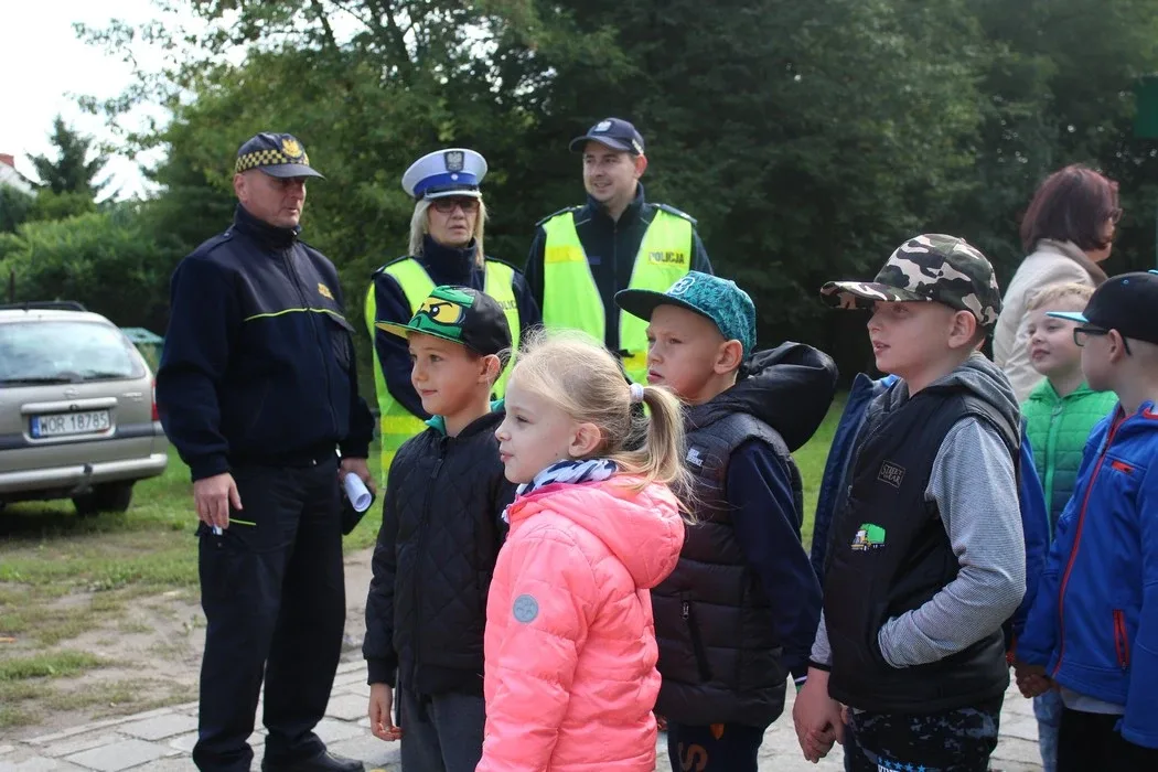 Policjanci edukowali dzieci z "Jedynki" (zdjęcia)