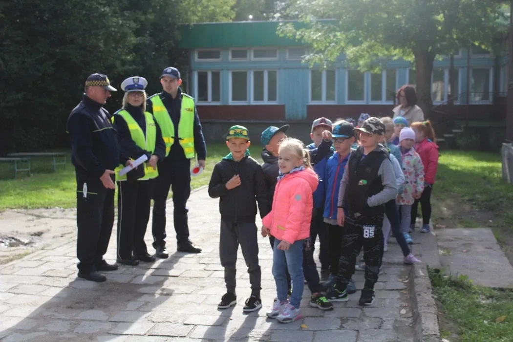Policjanci edukowali dzieci z "Jedynki" (zdjęcia)