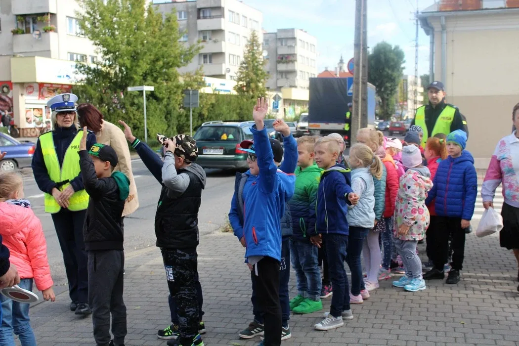Policjanci edukowali dzieci z "Jedynki" (zdjęcia)