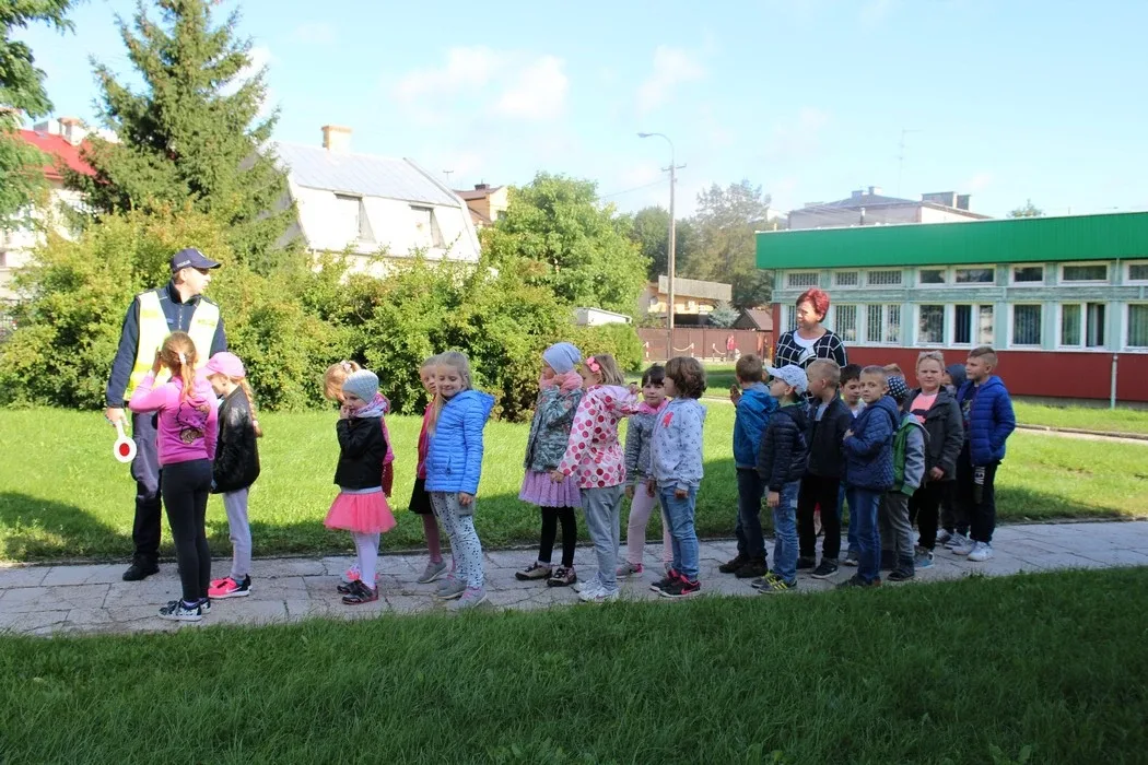Policjanci edukowali dzieci z "Jedynki" (zdjęcia)
