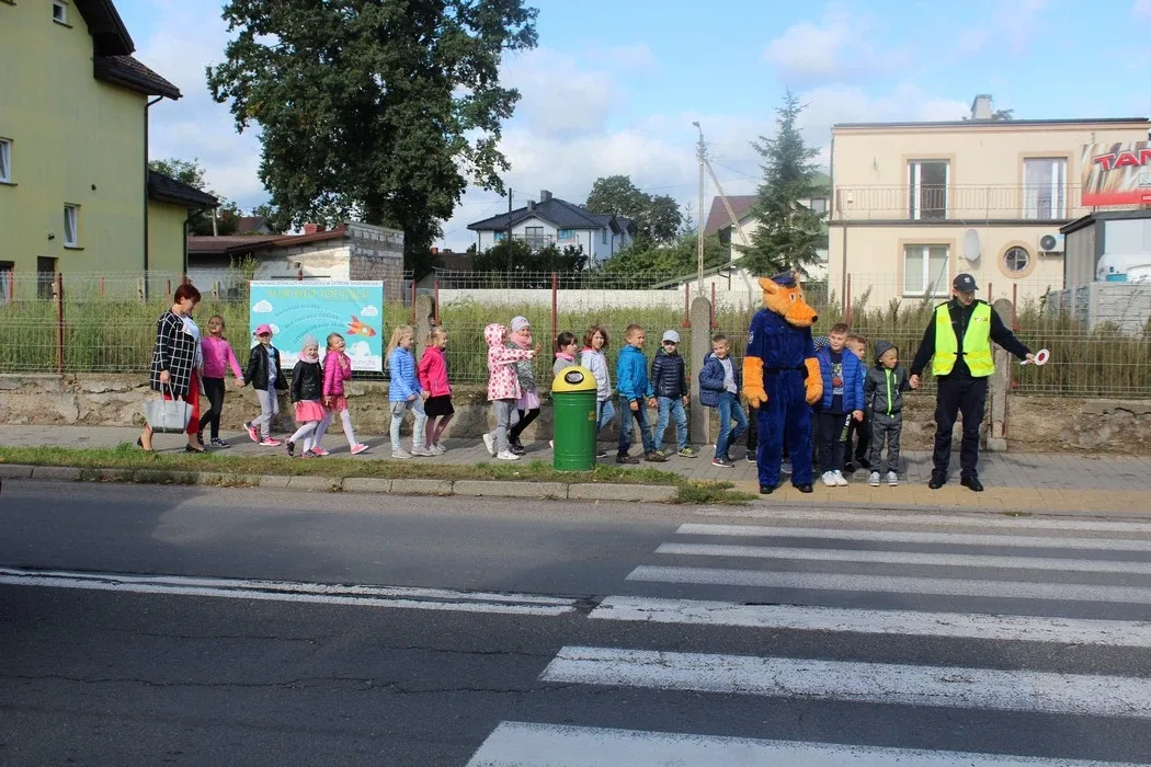 Policjanci edukowali dzieci z "Jedynki" (zdjęcia)