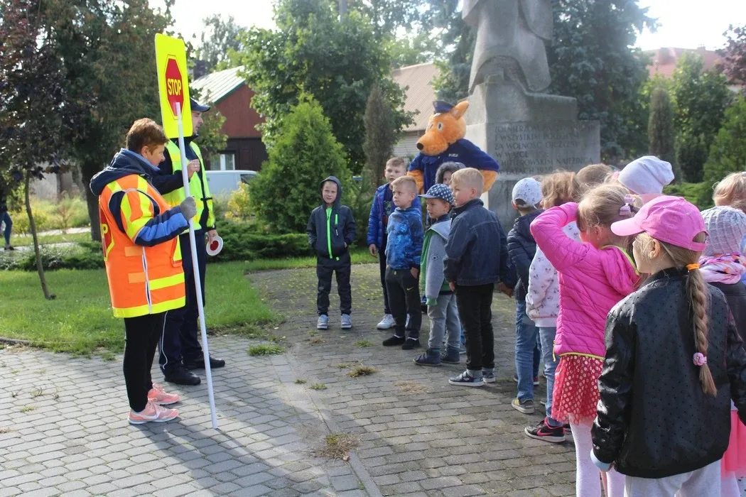 Policjanci edukowali dzieci z "Jedynki" (zdjęcia)