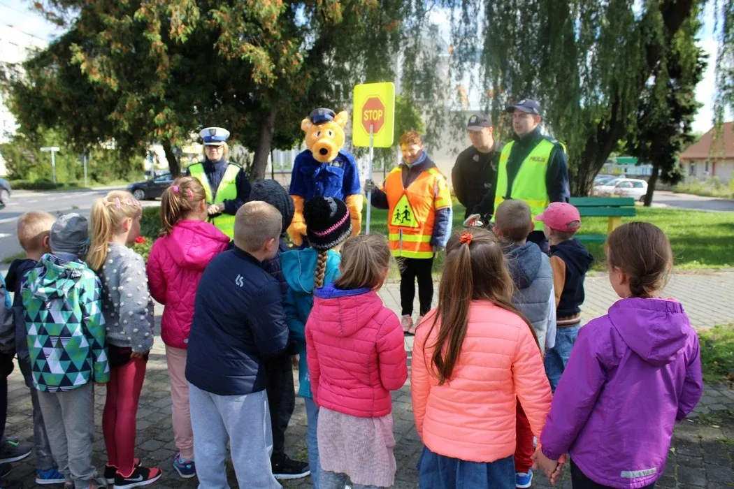 Policjanci edukowali dzieci z "Jedynki" (zdjęcia)