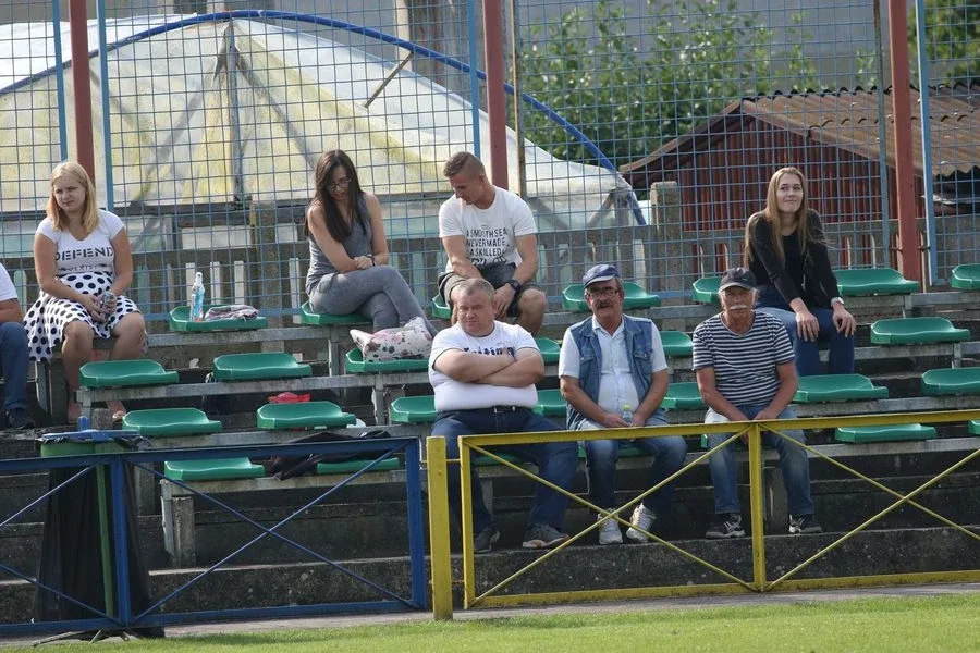 Porażka GKS Andrzejewo i komplet punktów Iskry Zaręby Kościelne na boiskach B klasy (zdjęcia, wideo)