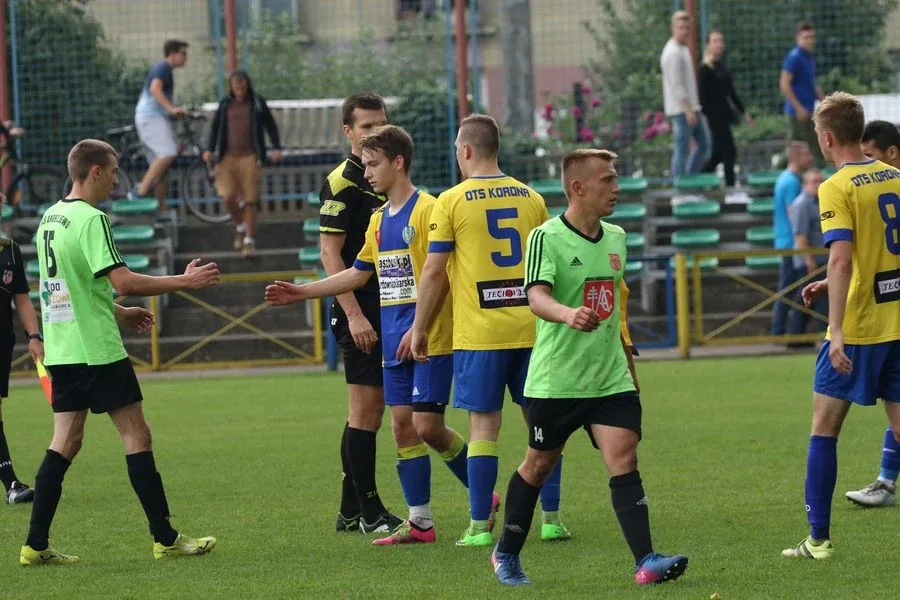 Porażka GKS Andrzejewo i komplet punktów Iskry Zaręby Kościelne na boiskach B klasy (zdjęcia, wideo)
