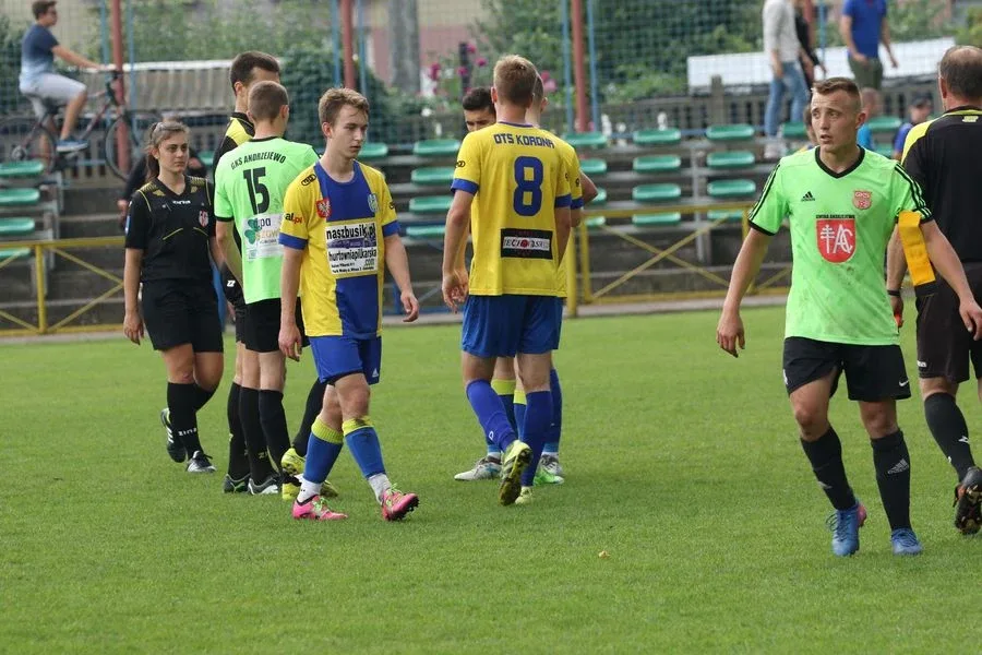 Porażka GKS Andrzejewo i komplet punktów Iskry Zaręby Kościelne na boiskach B klasy (zdjęcia, wideo)