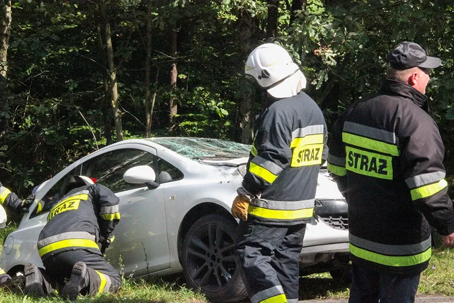 Dachowanie opla na trasie Ostrów Mazowiecka - Ostrołęka