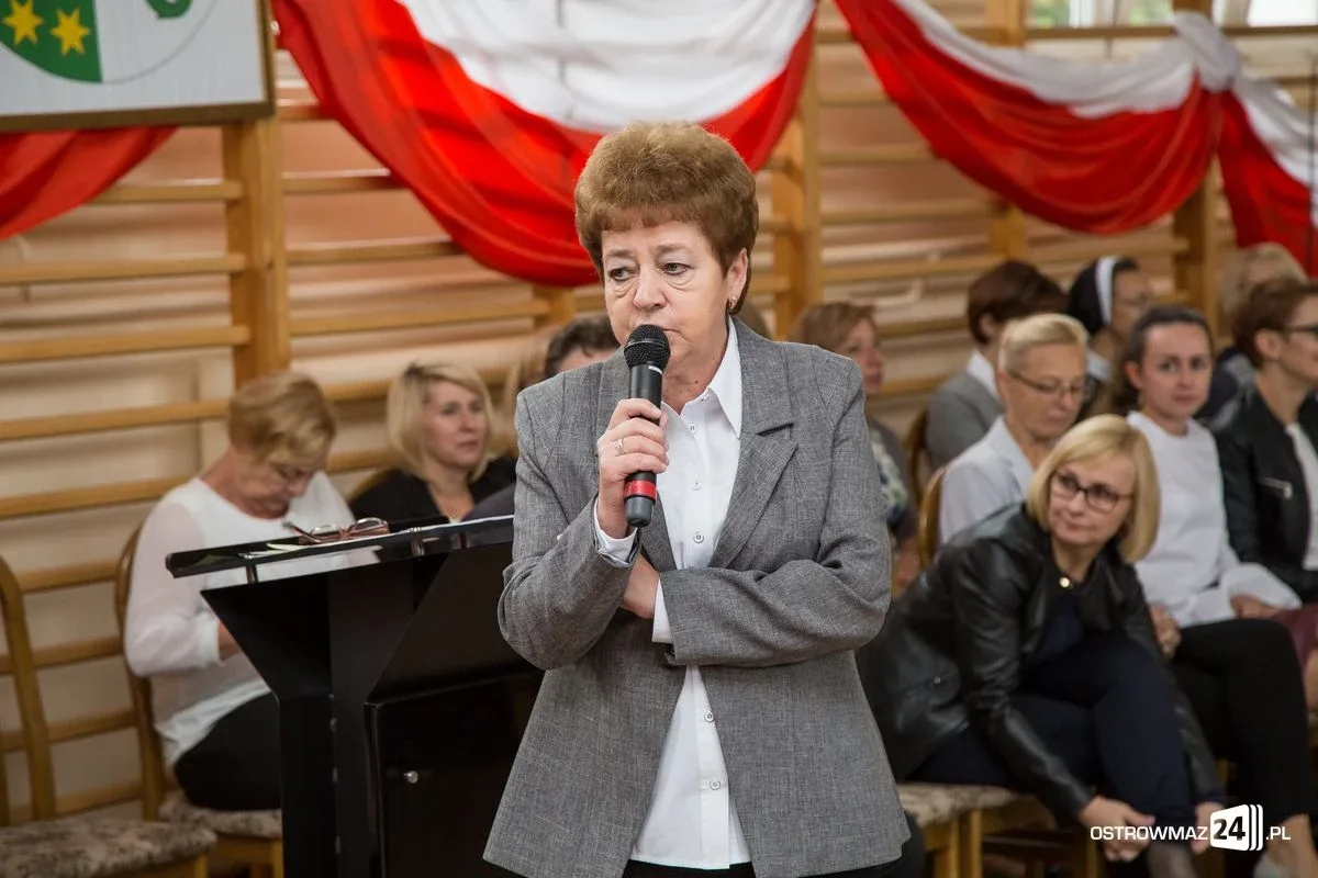 Pierwszy dzwonek zabrzmiał w "Ekonomiku" (zdjęcia)