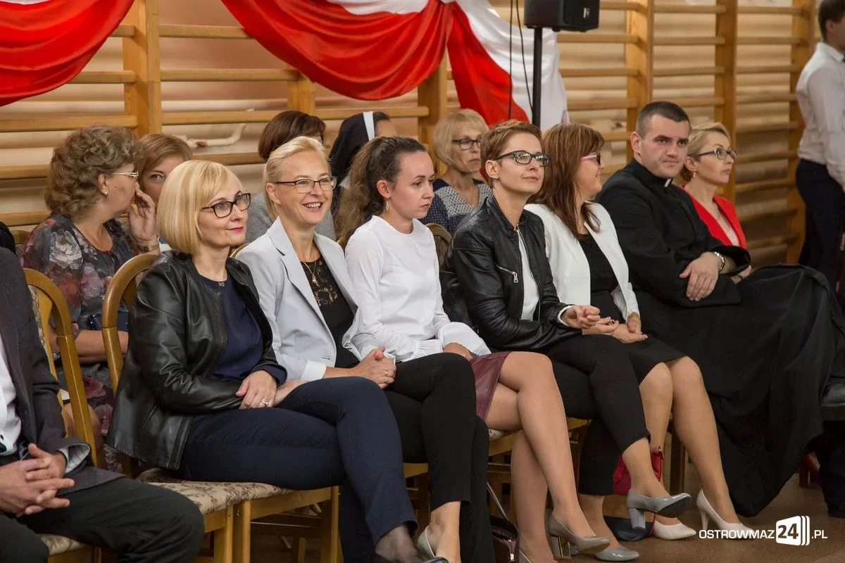 Pierwszy dzwonek zabrzmiał w "Ekonomiku" (zdjęcia)