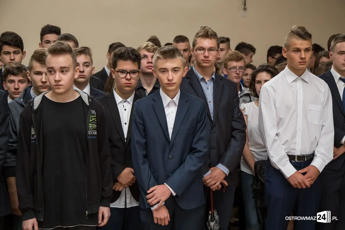 Pierwszy dzwonek zabrzmiał w "Ekonomiku" (zdjęcia)