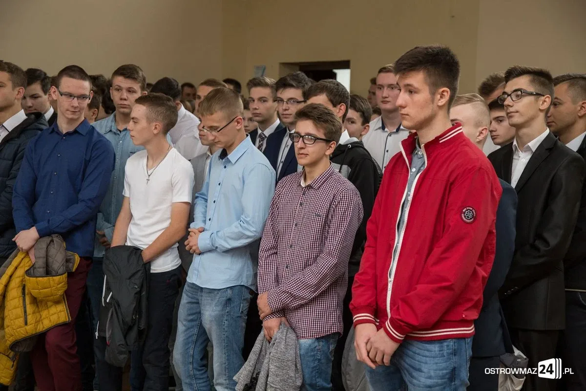 Pierwszy dzwonek zabrzmiał w "Ekonomiku" (zdjęcia)