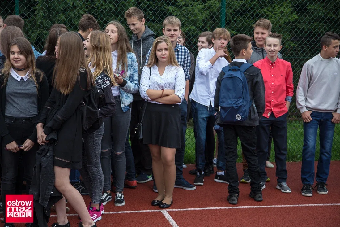 Rozpoczęcie roku szkolnego w ostrowskiej "Trójce" (zdjęcia)