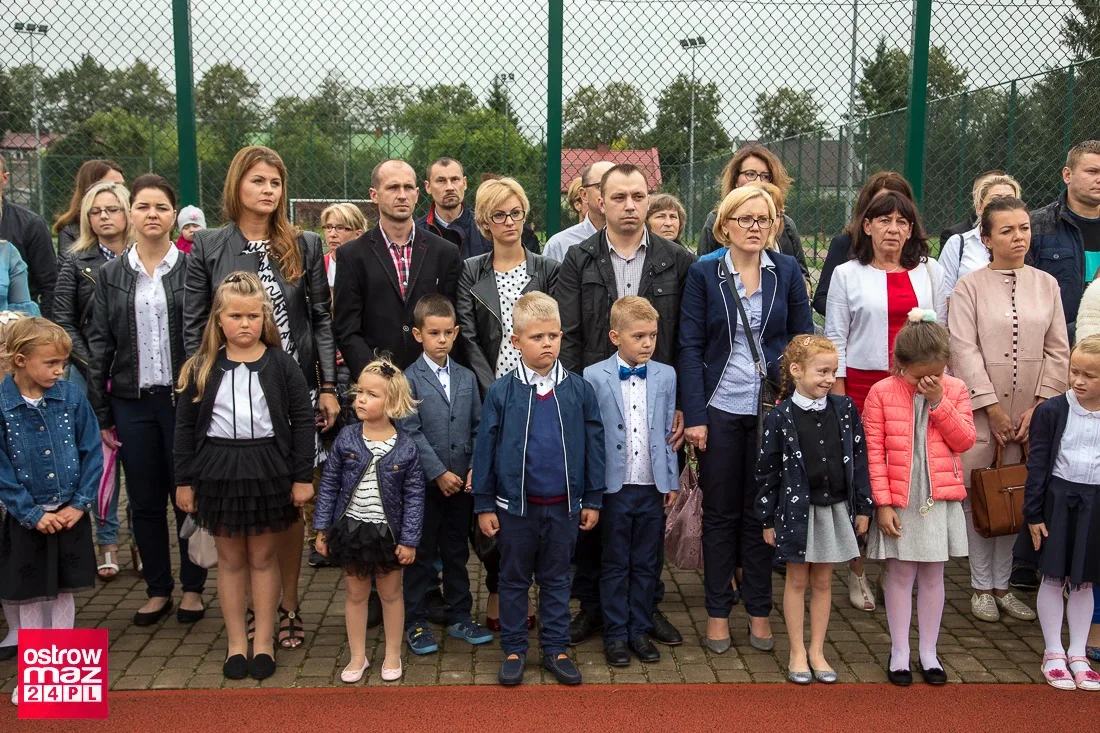 Rozpoczęcie roku szkolnego w ostrowskiej "Trójce" (zdjęcia)