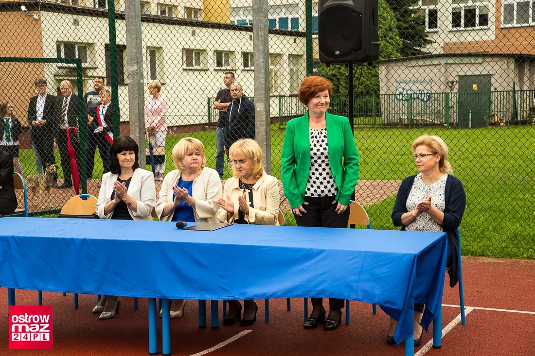 Rozpoczęcie roku szkolnego w ostrowskiej "Trójce" (zdjęcia)