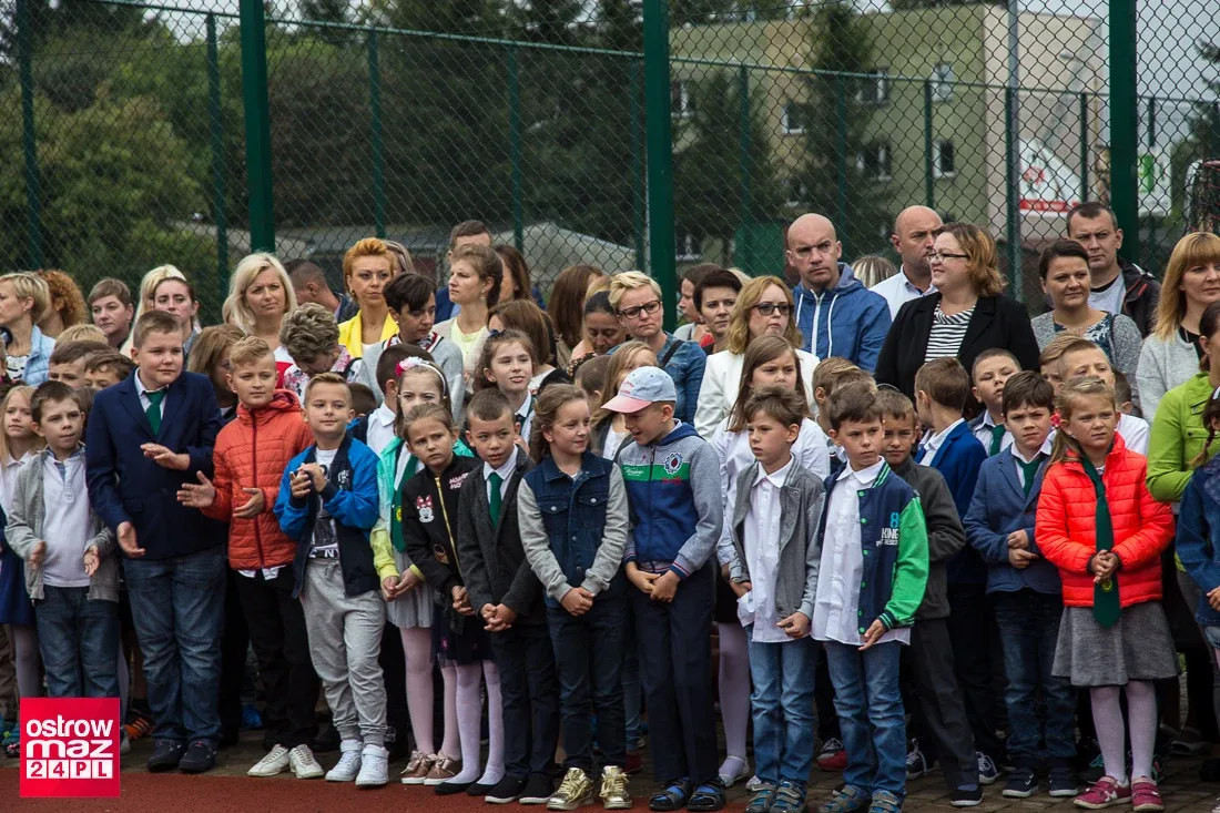Rozpoczęcie roku szkolnego w ostrowskiej "Trójce" (zdjęcia)