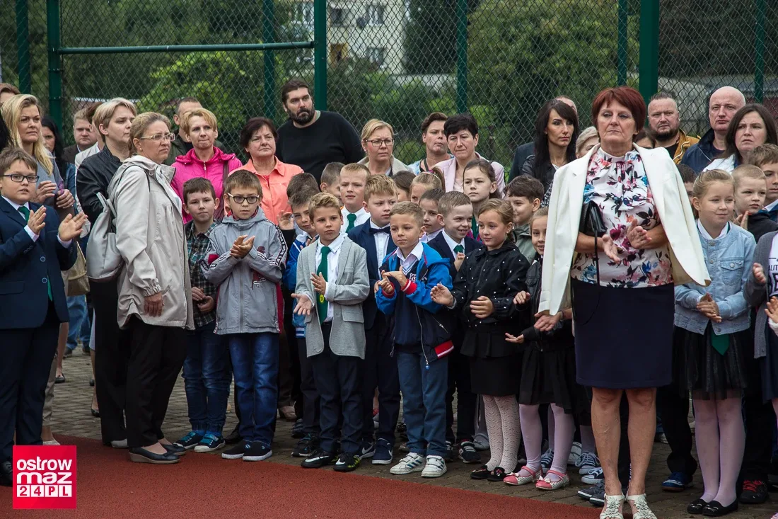 Rozpoczęcie roku szkolnego w ostrowskiej "Trójce" (zdjęcia)