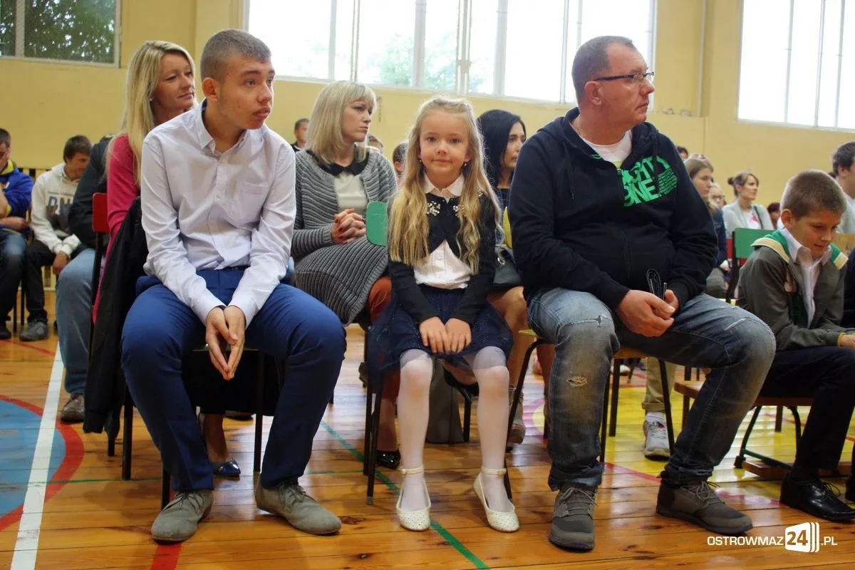 Rozpoczęcie roku szkolnego w Zespole Szkół Specjalnych w Starym Lubiejewie (zdjęcia)
