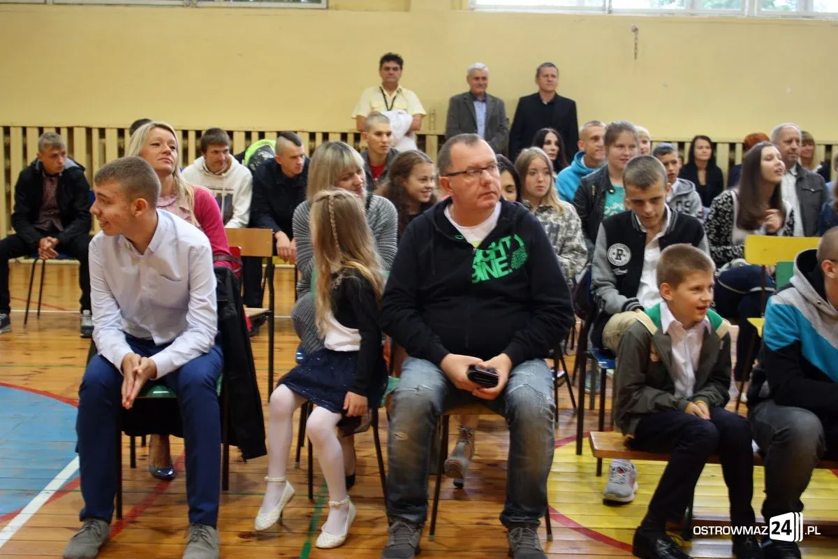 Rozpoczęcie roku szkolnego w Zespole Szkół Specjalnych w Starym Lubiejewie (zdjęcia)