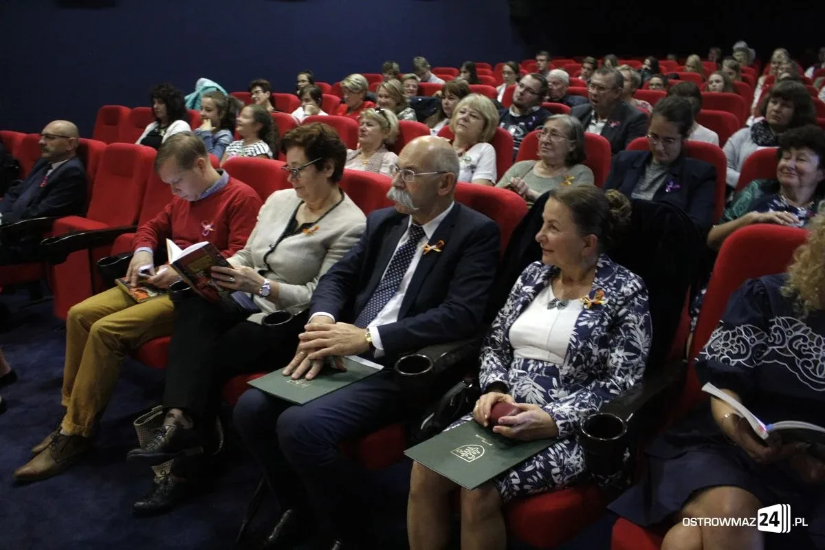 Ostrowianie wspólnie czytali "Wesele" (zdjęcia)